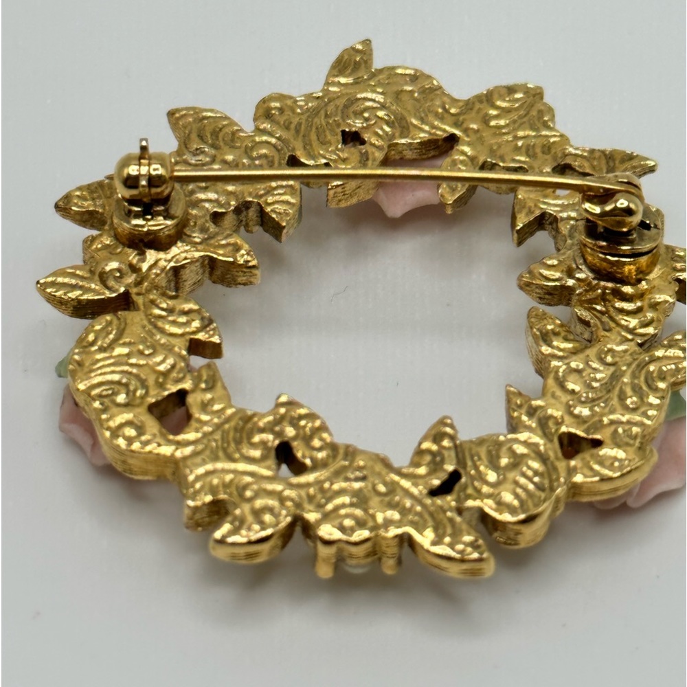 Vintage Brooch Circle Pin, Gold Tone Rose Adorned Wreath Romantic Beauty View 2